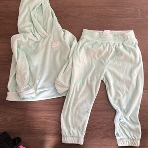 Nike sweat outfit